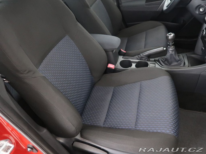 Toyota Auris 1.6VVT-i,97kW,CZ,Manuál 2015