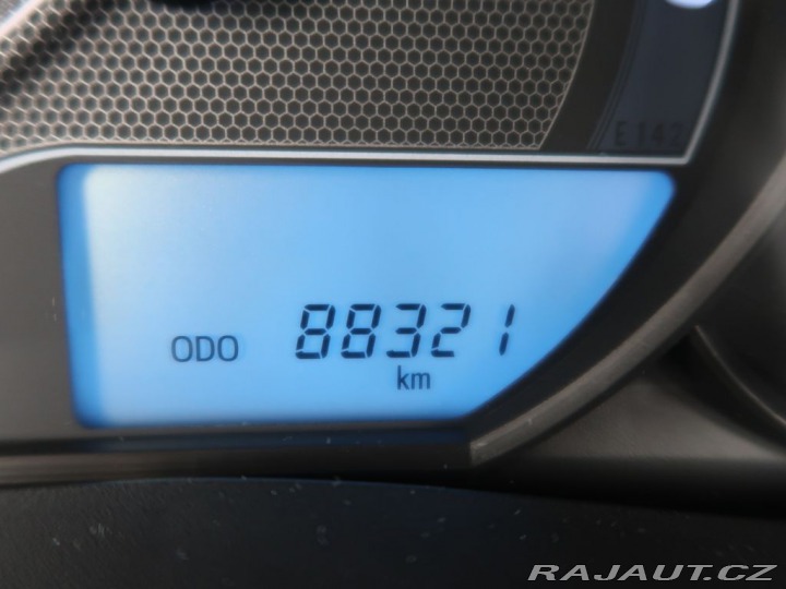 Toyota Auris 1.6VVT-i,97kW,CZ,Manuál 2015