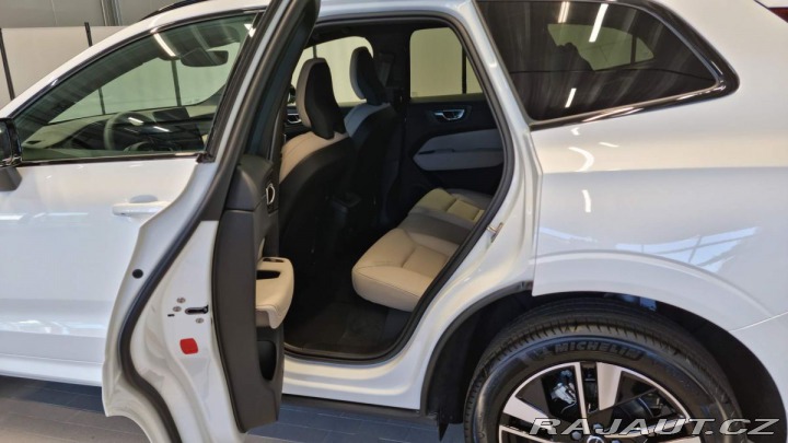 Volvo XC60 B5 2.0L 250+14 HP AT8 AWD 2026