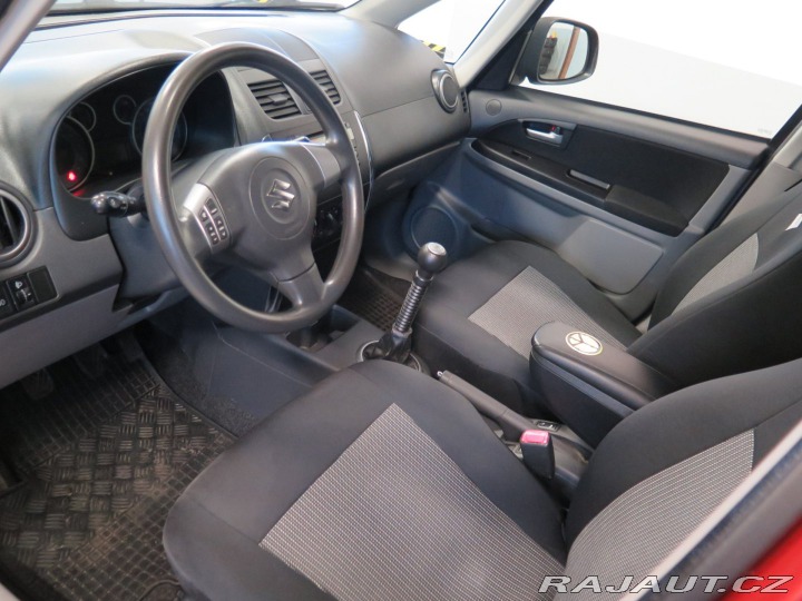 Suzuki SX4 1.6 88kW klima, tažné 2013