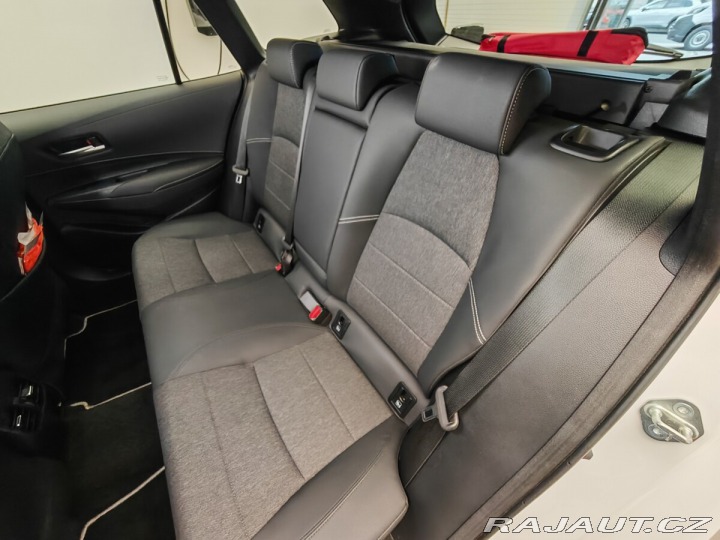 Toyota Corolla 1.8 Hybrid e-CVT Style To 2024