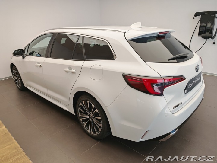 Toyota Corolla 1.8 Hybrid e-CVT Style To 2024