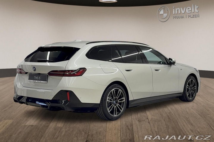 BMW i5 xDrive40 Touring 2025