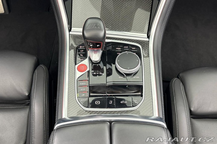 BMW M8  2022