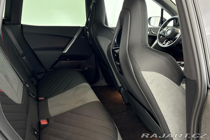 BMW iX xDrive45 2025