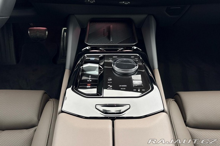 BMW i5 xDrive40 2025