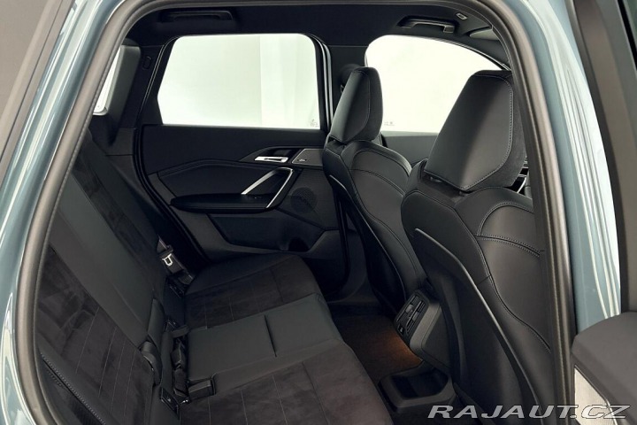 BMW iX1 xDrive30 2025