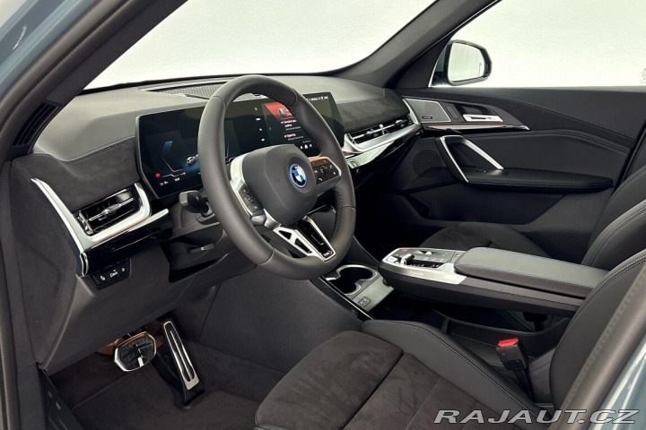 BMW iX1 xDrive30 2025