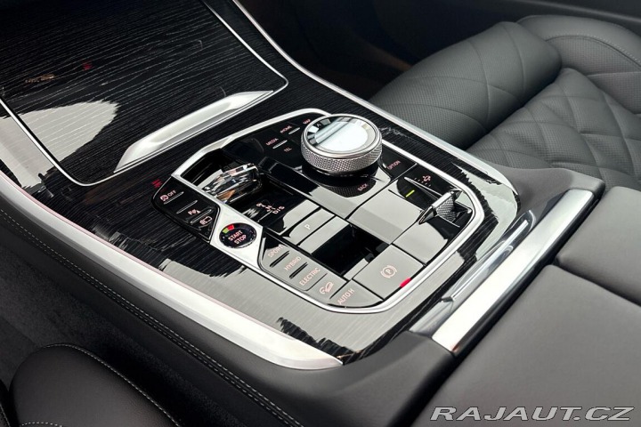 BMW X5 xDrive50e 2025