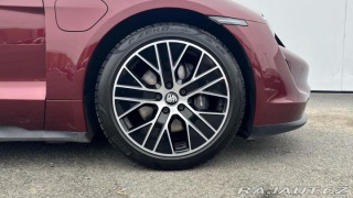 Porsche Taycan 4 Cross Turismo 2023