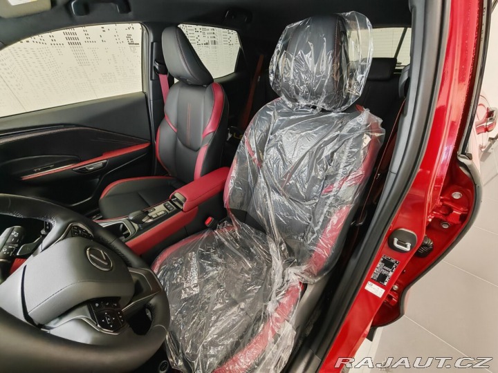 Lexus Ostatní modely LBX Vibrant Edition 2025