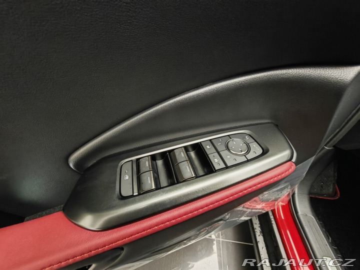 Lexus Ostatní modely LBX Vibrant Edition 2025