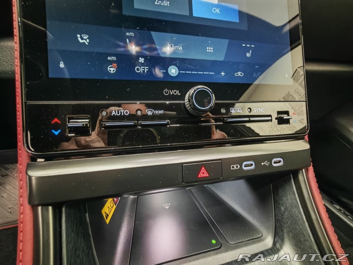 Lexus Ostatní modely LBX Vibrant Edition 2026