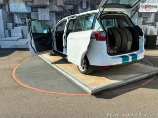 Ford Grand C-MAX 1.6i, 92KW, 4x ZIMNÍ PNEU 2012