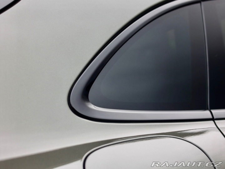 Porsche Ostatní modely Panamera Sport Turismo 2-9 V6 4 E-Hybrid 340KW 2023