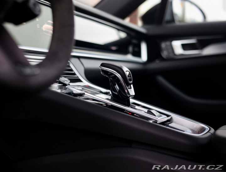 Porsche Ostatní modely Panamera Sport Turismo 2-9 V6 4 E-Hybrid 340KW 2023