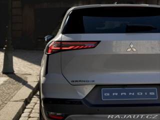 Mitsubishi Grandis 1.3 6MT M-HYBRID  INTENSE 2025