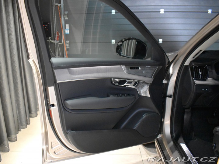 Volvo XC90 2,0 T8  Ultra Dark 1800