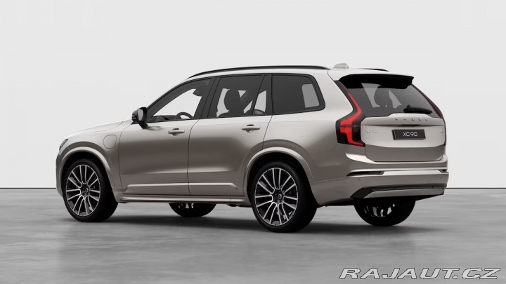Volvo XC90 2,0 T8  Ultra Dark 2025