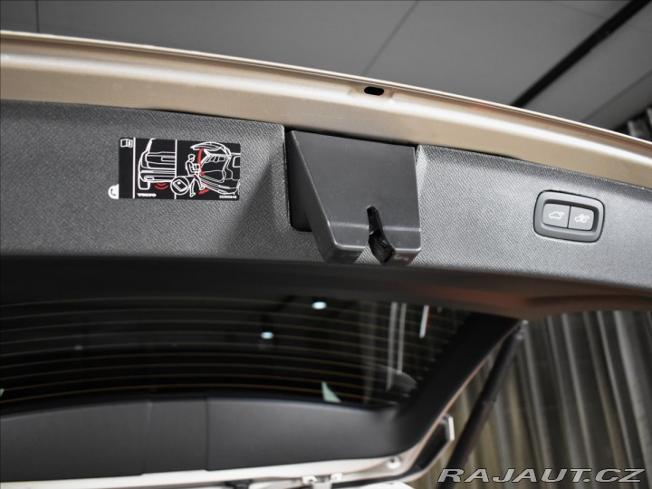 Volvo XC90 2,0 T8  Ultra Dark 1800