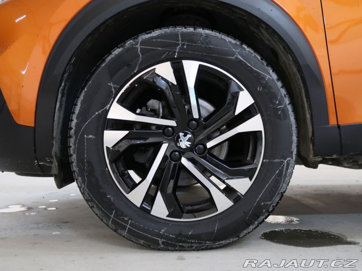 Peugeot 2008 1.2PureTech,74kW,ALLURE,M 1800