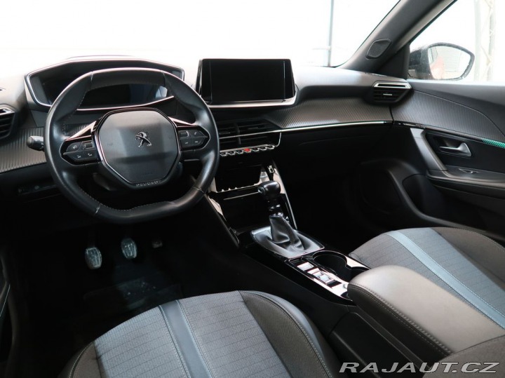 Peugeot 2008 1.2PureTech,74kW,ALLURE,M 1800