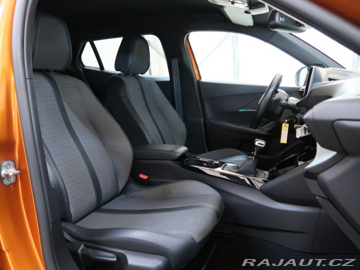 Peugeot 2008 1.2PureTech,74kW,ALLURE,M 1800