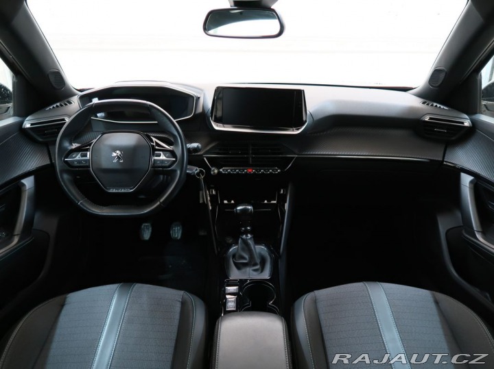 Peugeot 2008 1.2PureTech,74kW,ALLURE,M 1800