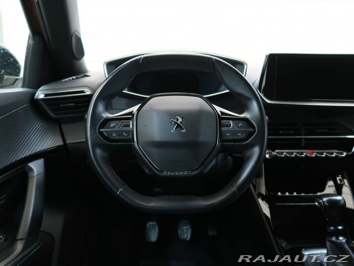 Peugeot 2008 1.2PureTech,74kW,ALLURE,M 1800