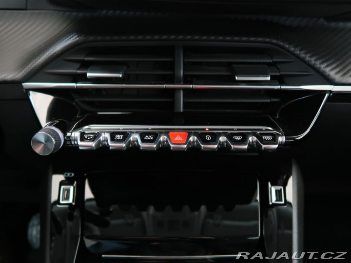 Peugeot 2008 1.2PureTech,96kW,ALLURE,M 1800