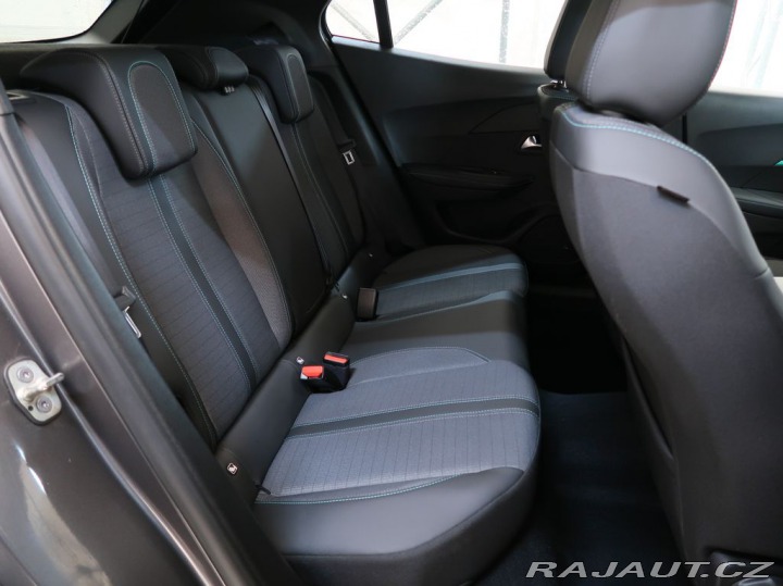 Peugeot 2008 1.2PureTech,96kW,ALLURE,M 1800