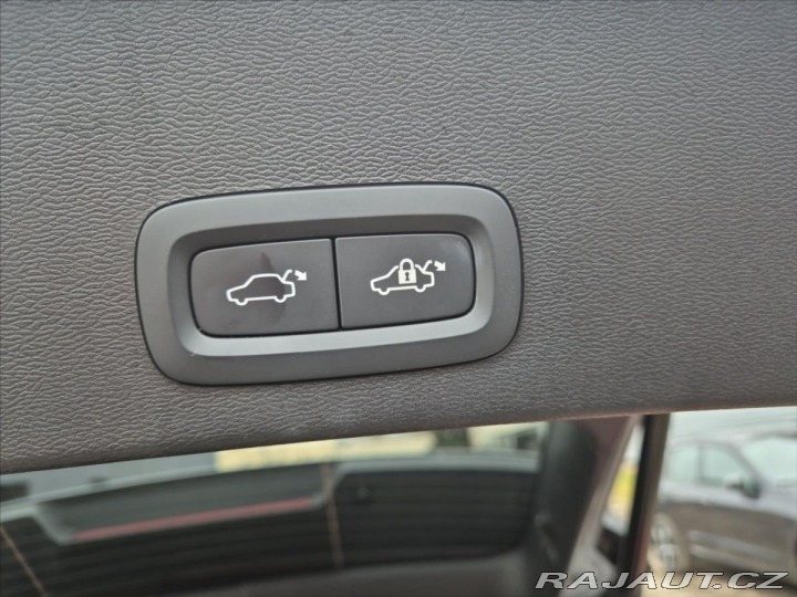 Volvo XC40 2,0 B3 Plus Dark 2023