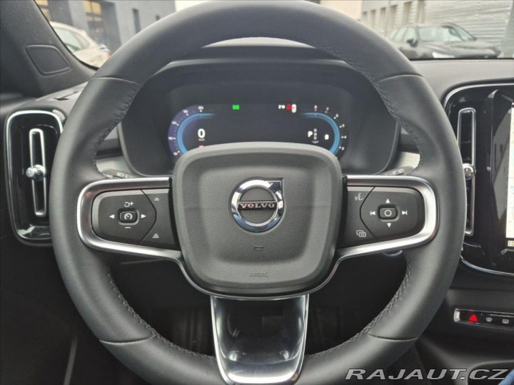 Volvo XC40 2,0 B3 Plus Dark 2023