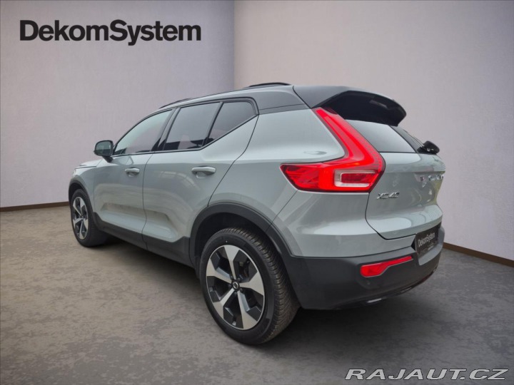Volvo XC40 2,0 B3 Plus Dark 2023