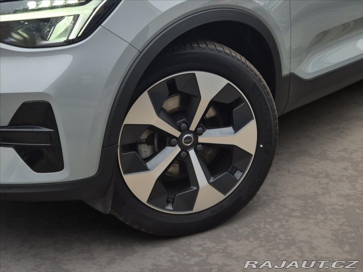 Volvo XC40 2,0 B3 Plus Dark 2023