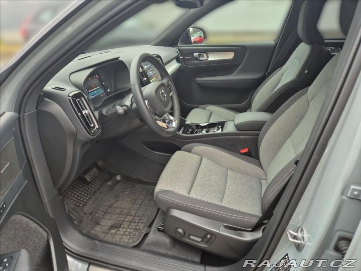 Volvo XC40 2,0 B3 Plus Dark 2023