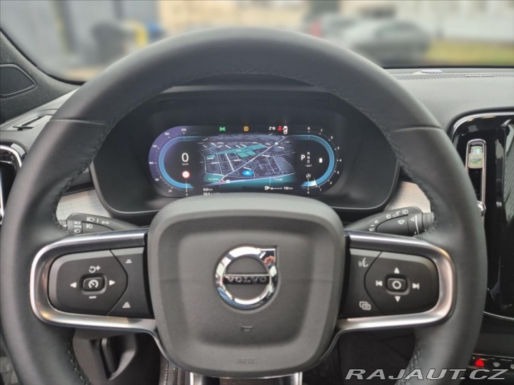 Volvo XC40 2,0 B3 Plus Dark 2023