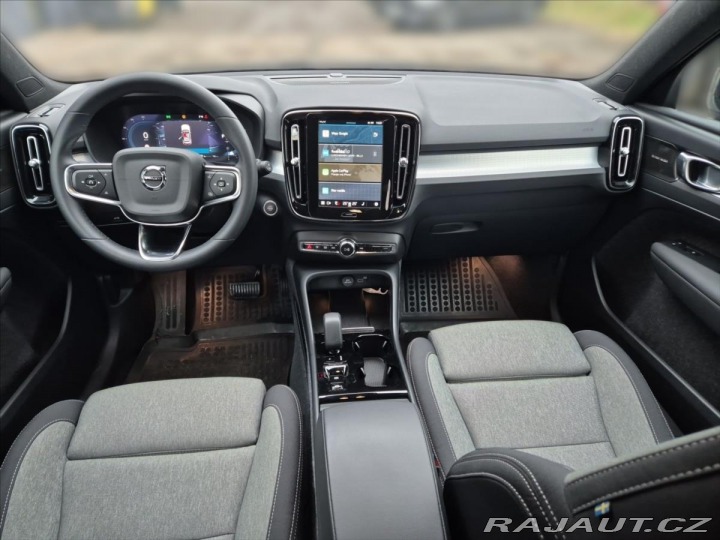 Volvo XC40 2,0 B3 Plus Dark 2023