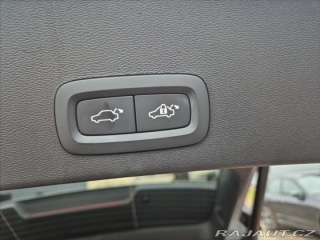 Volvo XC40 2,0 B3 Plus Dark 2023