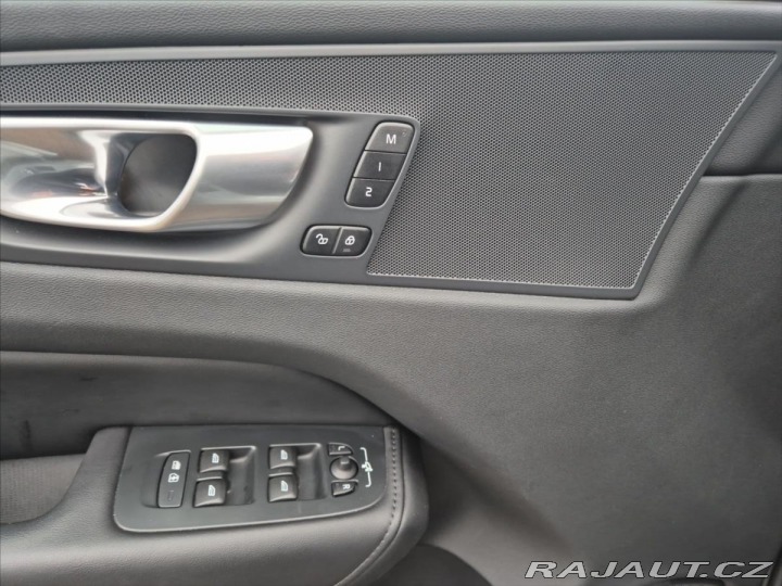 Volvo XC60 2,0 B4 AWD diesel Plus Da 2023