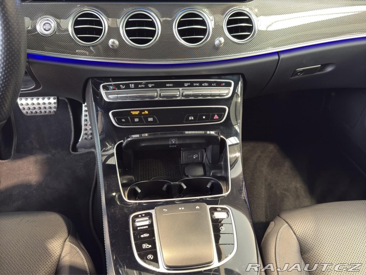 Mercedes-Benz E E 300 D 4MATIC REZERVACE 2021