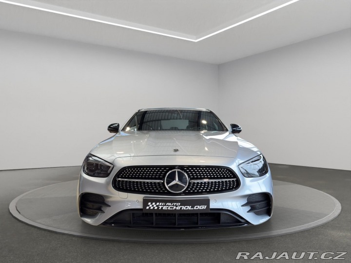 Mercedes-Benz E E 300 D 4MATIC REZERVACE 2021