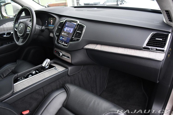 Volvo XC90 T8 REZERVACE 2022