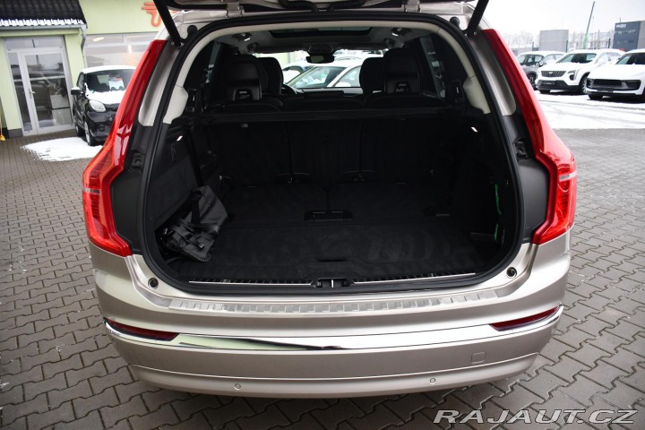 Volvo XC90 T8 REZERVACE 2022