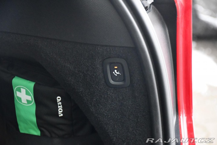 Volvo XC90 T8 REZERVACE 2022