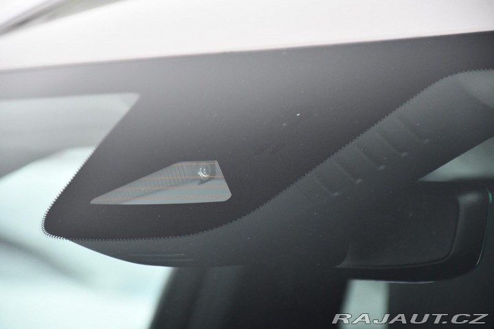 Volvo XC90 T8 REZERVACE 2022