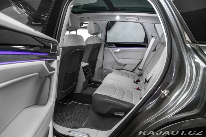 Volkswagen Touareg 4,0TDI V8 4M IQ Masáže Pa 2020