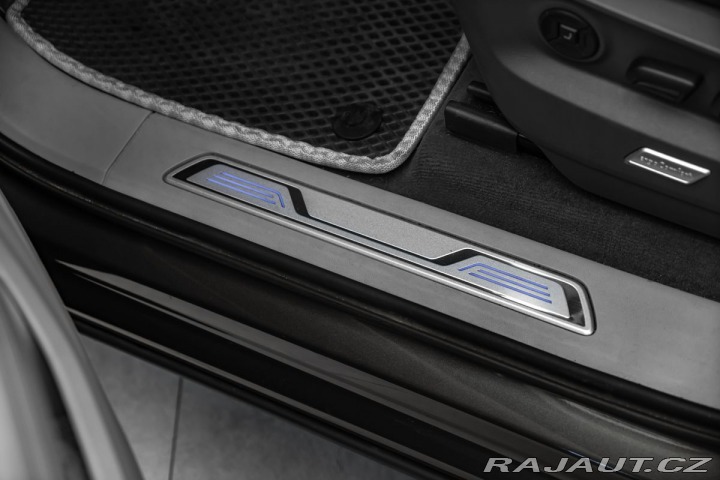 Volkswagen Touareg 4,0TDI V8 4M IQ Masáže Pa 2020