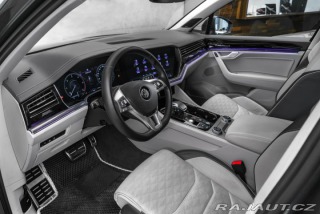 Volkswagen Touareg 4,0TDI V8 4M IQ Masáže Pa 2020