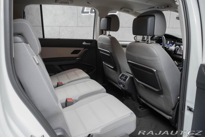 Volkswagen Touran 1.5 TSI 7.MÍST*TAŽNÉ*DPH* 2023